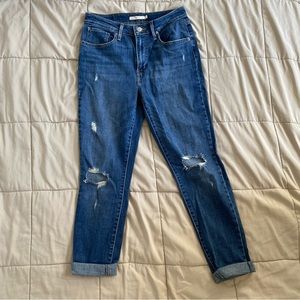 Levi’s distressed jeans